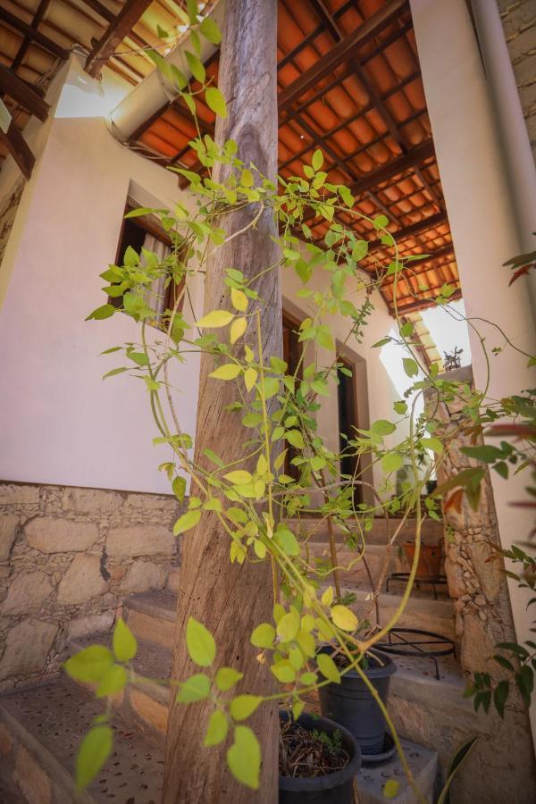 Donana Hostel De Guine Guine de Baixo Buitenkant foto